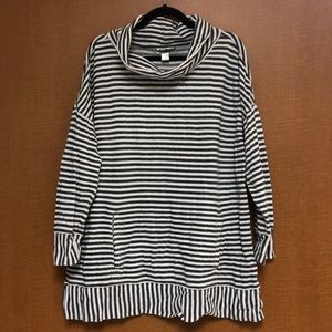 Christopher & Banks Sweatshirt